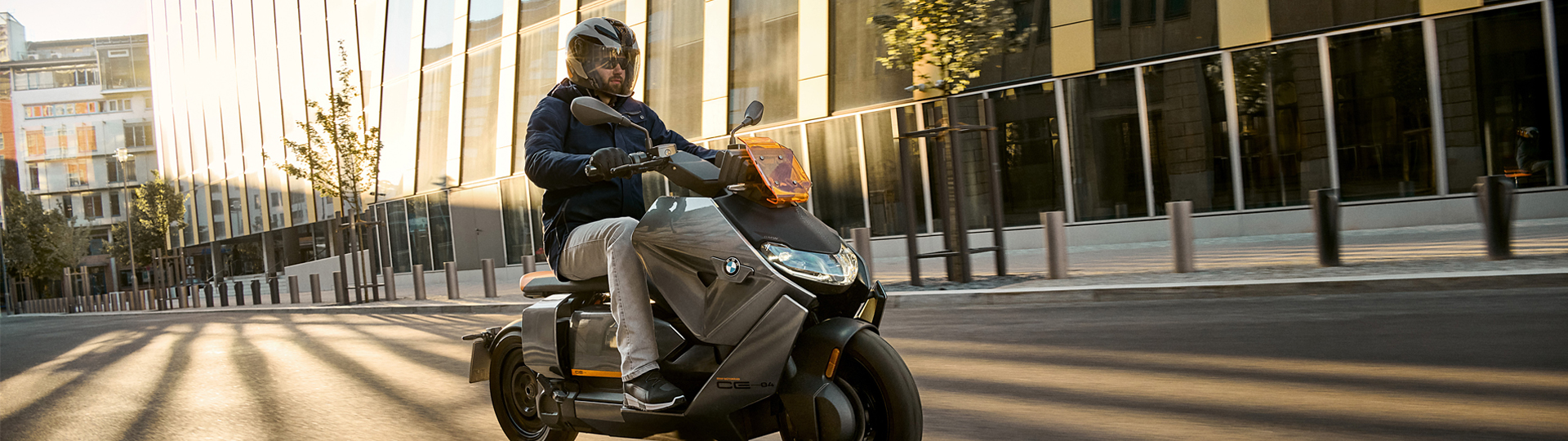 Opérations commerciales BMW Motorrad Assurance.
